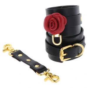 Cătușe Din Piele Wild Roses Wrist Cuffs Negru Cătușe Din Piele Wild Roses Wrist Cuffs Negru pe Denysa.ro
