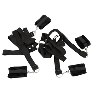 Set Cătușe Mâini Și Glezne Bed Shackles Negru Set Cătușe Mâini Și Glezne Bed Shackles Negru pe Denysa.ro